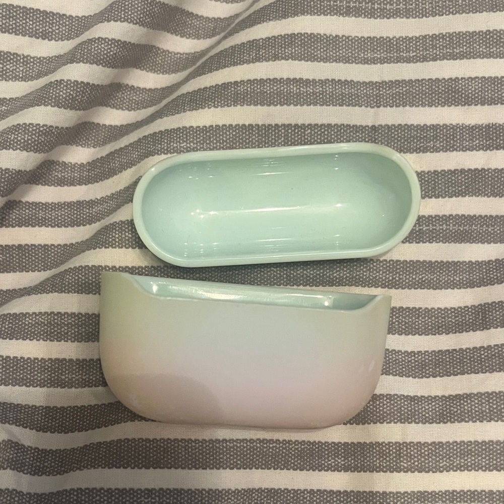 AirPod pro hard shell gradient case (device not included)
